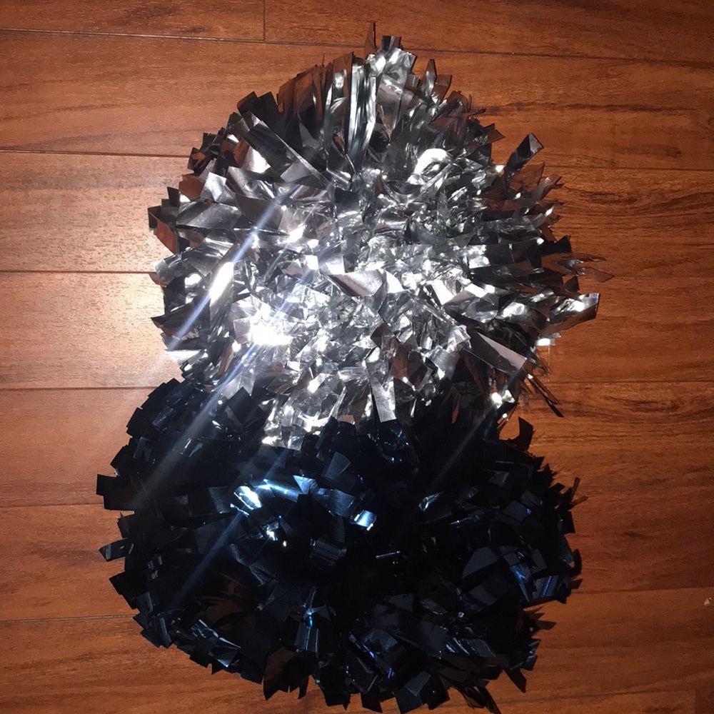 Pom poms